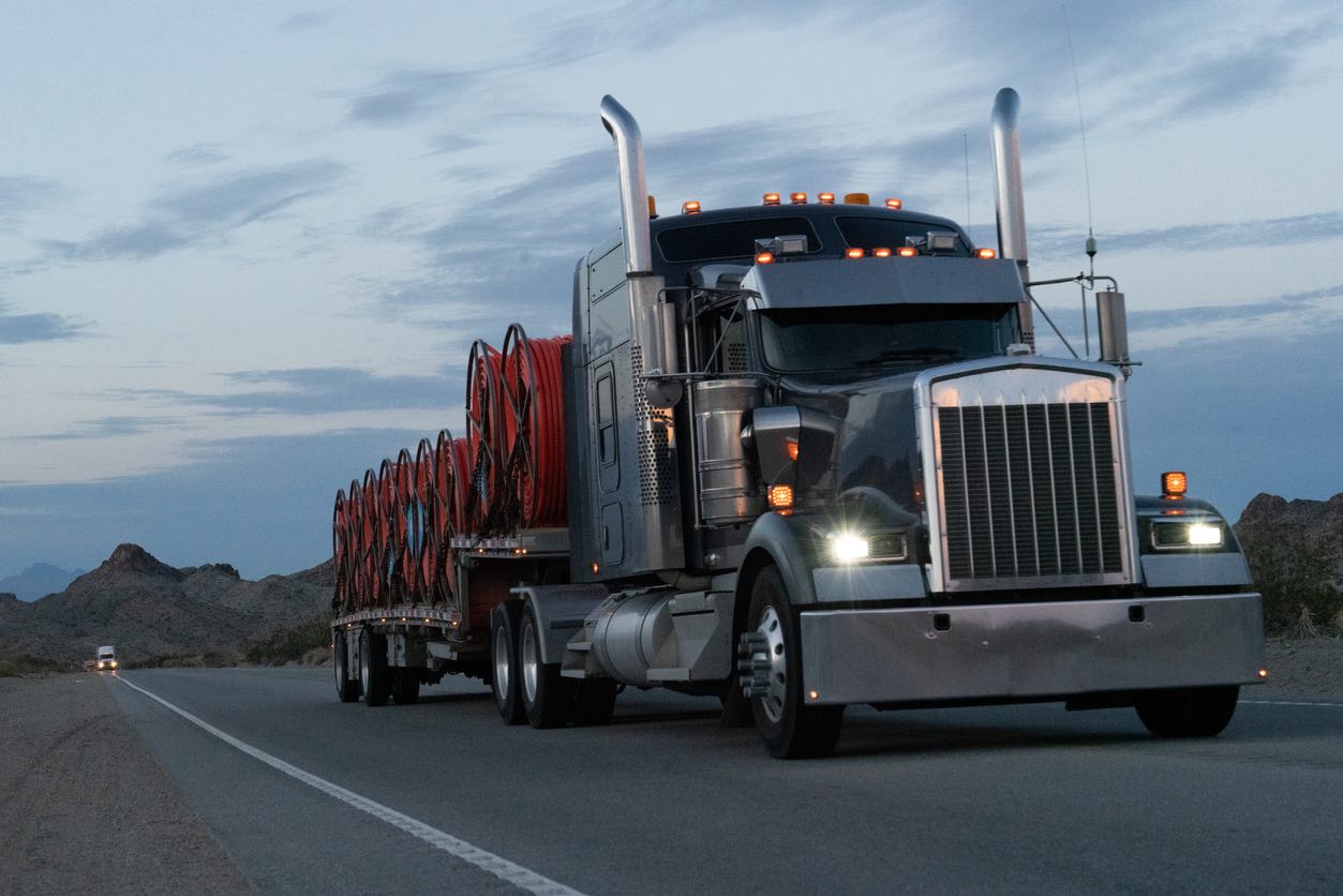 Wide vs. Oversize Loads - U.S. Transport Regulations Guide